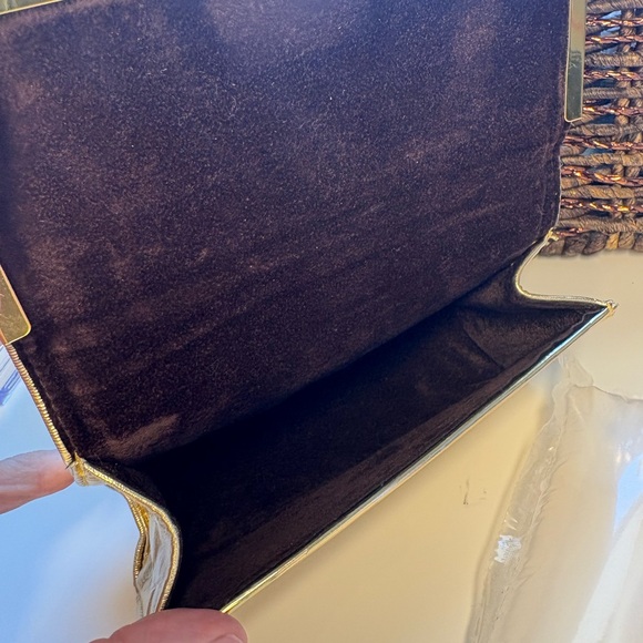 GIVEAWAY 
Tory Burch mini magnetic pouch - Picture 5 of 5